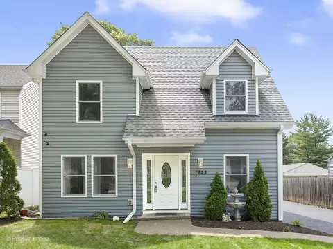 1823 S 4th Pl, Saint Charles, IL 60174