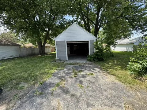 Exterior - 650 N 10th Ave, Kankakee, IL 60901 photo 3 of 3