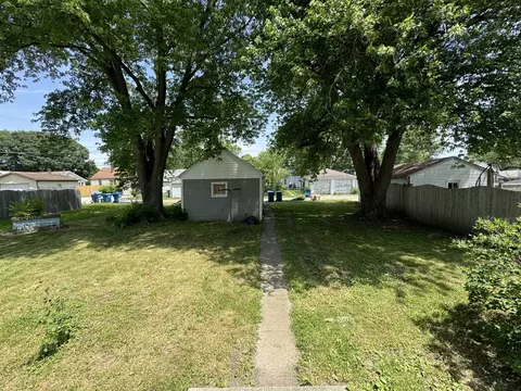 Exterior - 650 N 10th Ave, Kankakee, IL 60901 photo 2 of 3