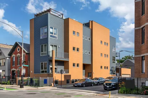 957 N Greenview Ave #1, Chicago, IL 60642