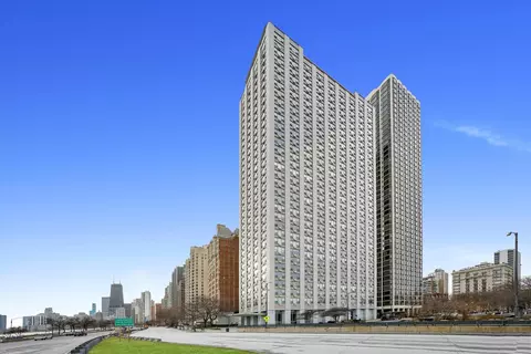 1550 N Lake Shore Dr #31E, Chicago, IL 60610