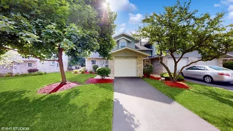 679 N Meadows Blvd, Addison, IL 60101