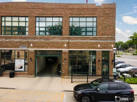 110 N 2nd St #2, West Dundee, IL 60118