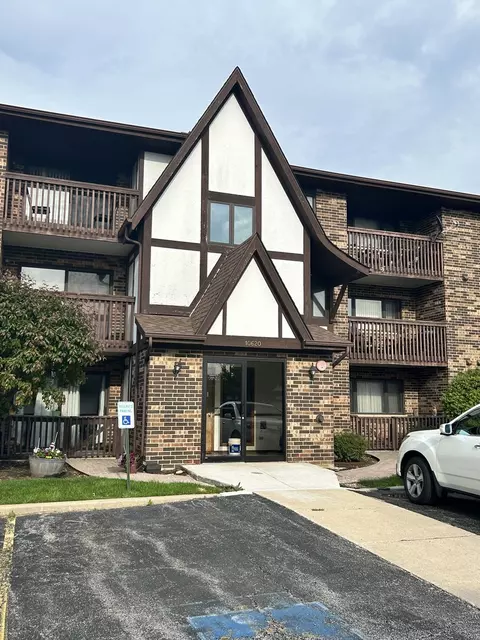 10620 S Ridgeland Ave #1B, Chicago Ridge, IL 60415