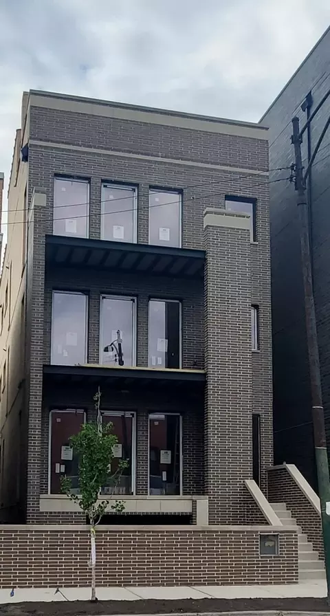 3708 W Belmont Ave #3, Chicago, IL 60618
