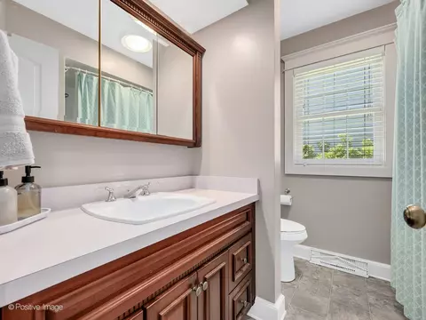 Bath - 425 E Reader St, Elburn, IL 60119 photo 2 of 3