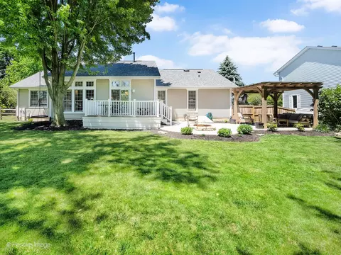 Exterior - 425 E Reader St, Elburn, IL 60119 photo 6 of 7
