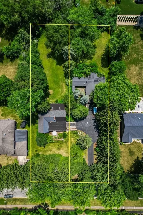 675 W Gilbert Rd, Palatine, IL 60067