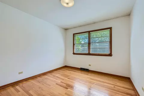 Bedroom - 190 Maureen Dr, Elgin, IL 60123 photo 4 of 4