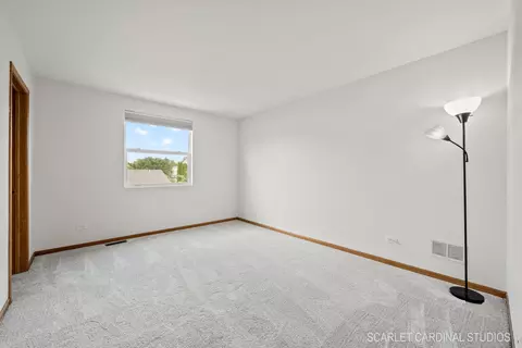 5217 Oakbrook Dr, Plainfield, IL 60586 photo 18
