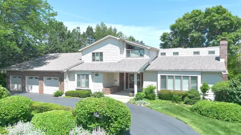 7 S745 Creek Dr, Naperville, IL 60540