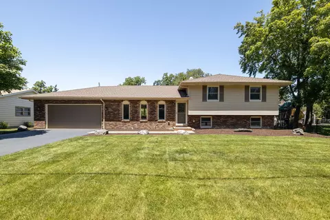 130 E Traube Ave, Westmont, IL 60559