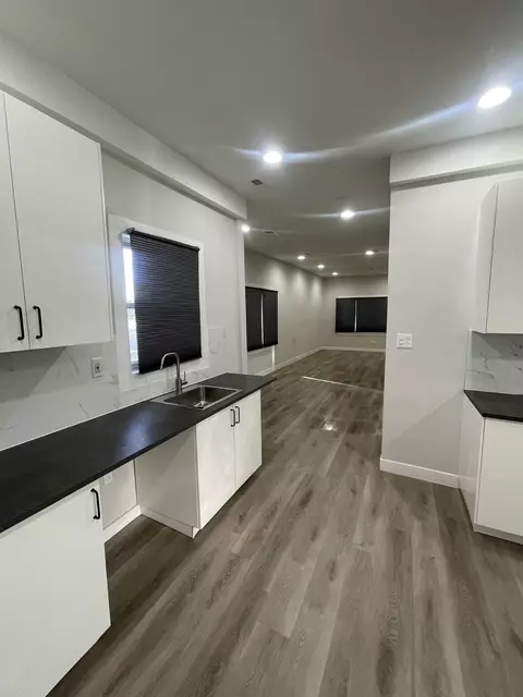 Entry Way - 1020 E 76th St, Chicago, IL 60619 photo 1 of 3