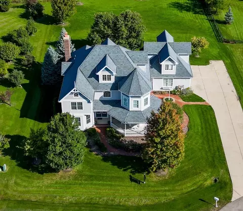 7501 Rose Hill Ct, Yorkville, IL 60560