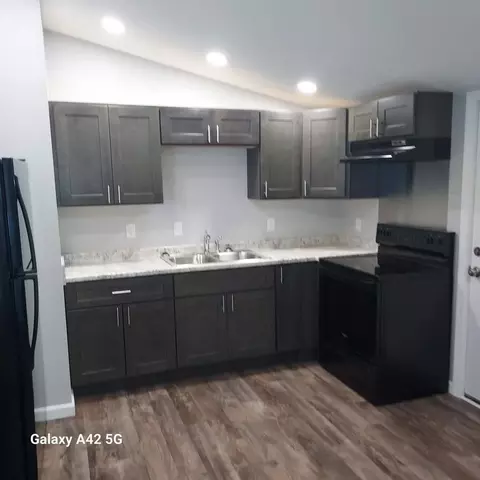 Kitchen - 907 E Fairview Dr, Tuscola, IL 61953 photo 1 of 4