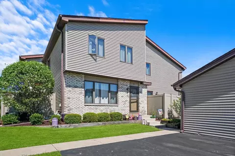 316 Circlegate Rd, New Lenox, IL 60451