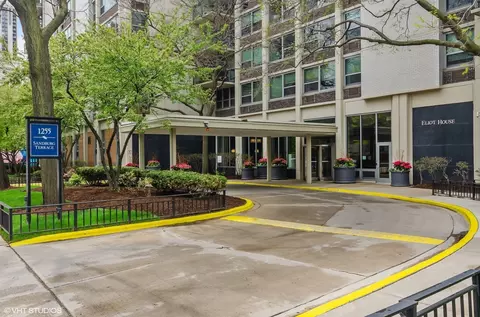 1255 N Sandburg Ter #2806E, Chicago, IL 60610