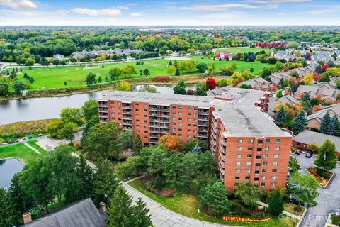 1 Bloomingdale Pl #601, Bloomingdale, IL 60108