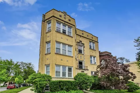 2201 W Touhy Ave #3, Chicago, IL 60645