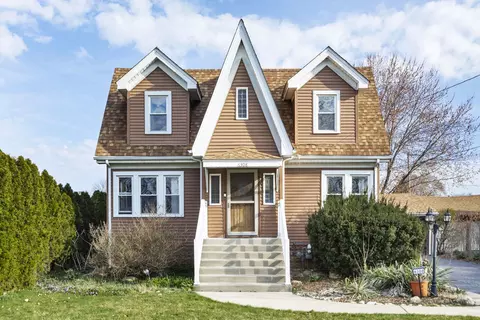 6308 W 93rd St, Oak Lawn, IL 60453