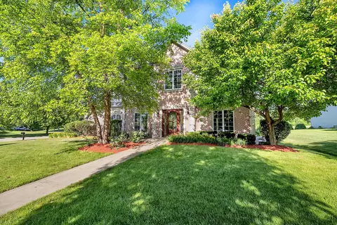 1 Keller Ct, Bolingbrook, IL 60440