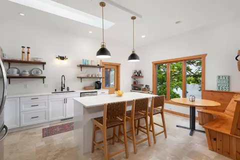 Kitchen - 17-165 Lakeside Dr, Lanark, IL 61046 photo 7 of 8