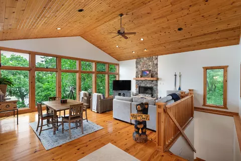 Living - 17-165 Lakeside Dr, Lanark, IL 61046 photo 1 of 9