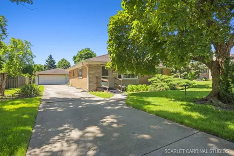 230 Tee Ln, Bloomingdale, IL 60108