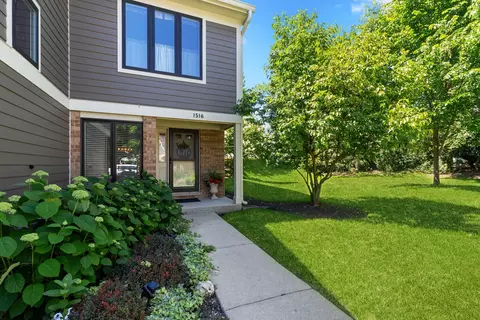 1516 Loatonia Ct #1516, Libertyville, IL 60048