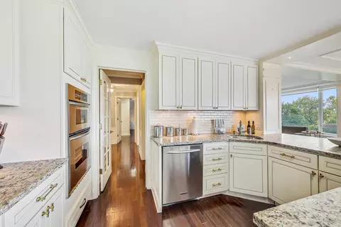 Kitchen - Undisclosed, Chicago, IL 60610 photo 3 of 4