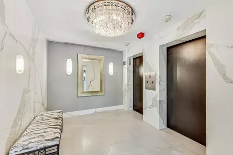 Entry Way - Undisclosed, Chicago, IL 60610 photo 4 of 4