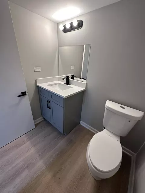 Bath - 3711 River Rd, Hazel Crest, IL 60429 photo 5 of 5