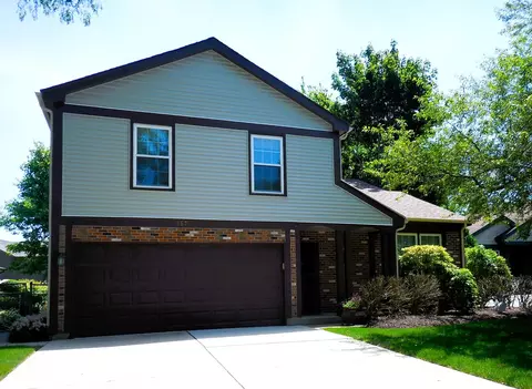 957 French Dr, Mundelein, IL 60060