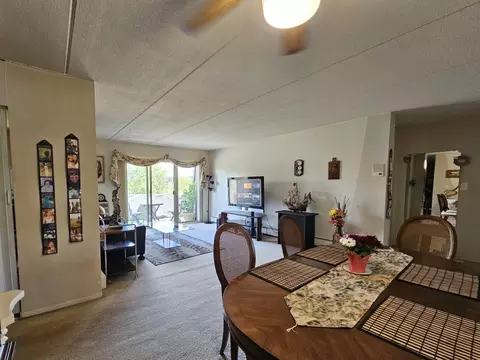 561 Fairway View Dr #3B, Wheeling, IL 60090 photo 7