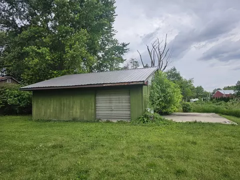 117 N Spring St, Franklin Grove, IL 61031