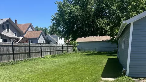 691 Sheridan Ave, Aurora, IL 60505 photo 9