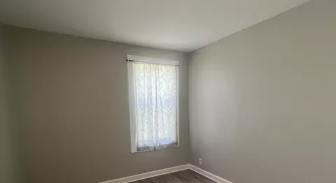 691 Sheridan Ave, Aurora, IL 60505 photo 3