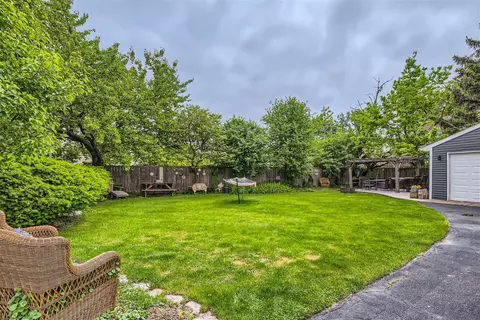 Exterior - 249 Herrick Rd, Riverside, IL 60546 photo 5 of 6