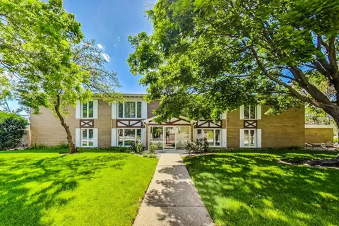 1334 S New Wilke Rd #1A, Arlington Heights, IL 60005
