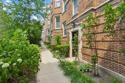 2016 W Greenleaf Ave #1A, Chicago, IL 60645