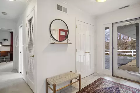 Entry Way - 2057 Old Willow Rd, Northfield, IL 60093 photo 3 of 5