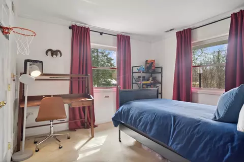 Bedroom - 2057 Old Willow Rd, Northfield, IL 60093 photo 5 of 5