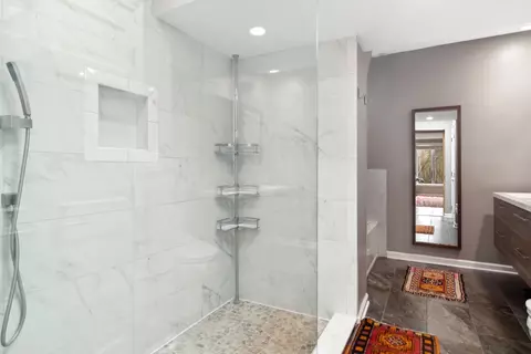 Bath - 2057 Old Willow Rd, Northfield, IL 60093 photo 3 of 5
