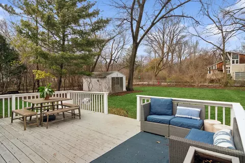 Exterior - 2057 Old Willow Rd, Northfield, IL 60093 photo 5 of 9
