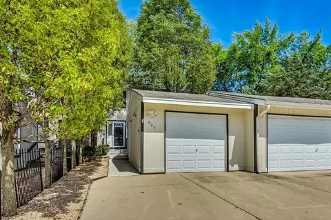 327 Colony Green Dr, Bloomingdale, IL 60108