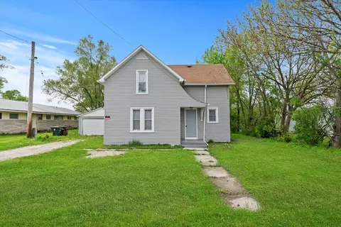 6798 S State Route 1 St, Saint Anne, IL 60964