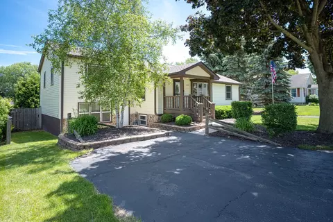 1009 Franklin Ave, Winthrop Harbor, IL 60096