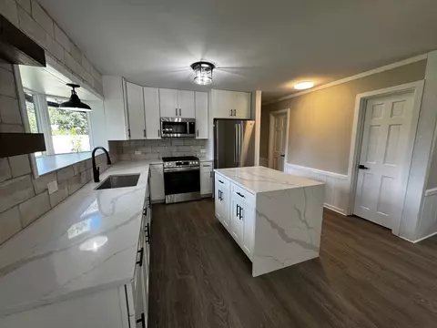 Kitchen - 3302 Saint James St, Rolling Meadows, IL 60008 photo 2 of 3