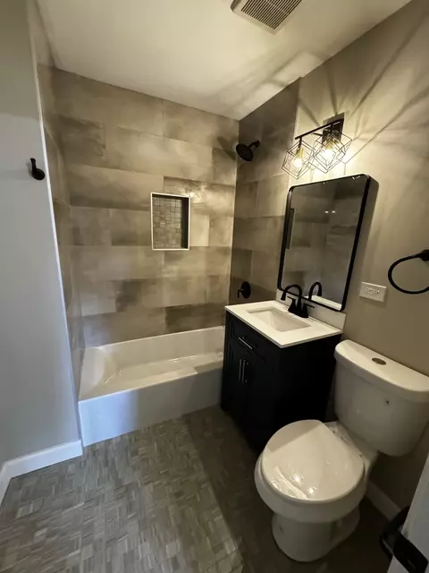Bath - 3302 Saint James St, Rolling Meadows, IL 60008 photo 1 of 3