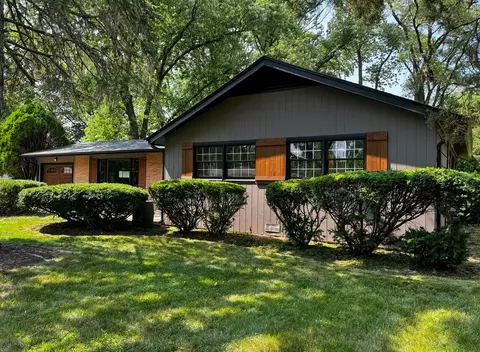 3302 Saint James St, Rolling Meadows, IL 60008